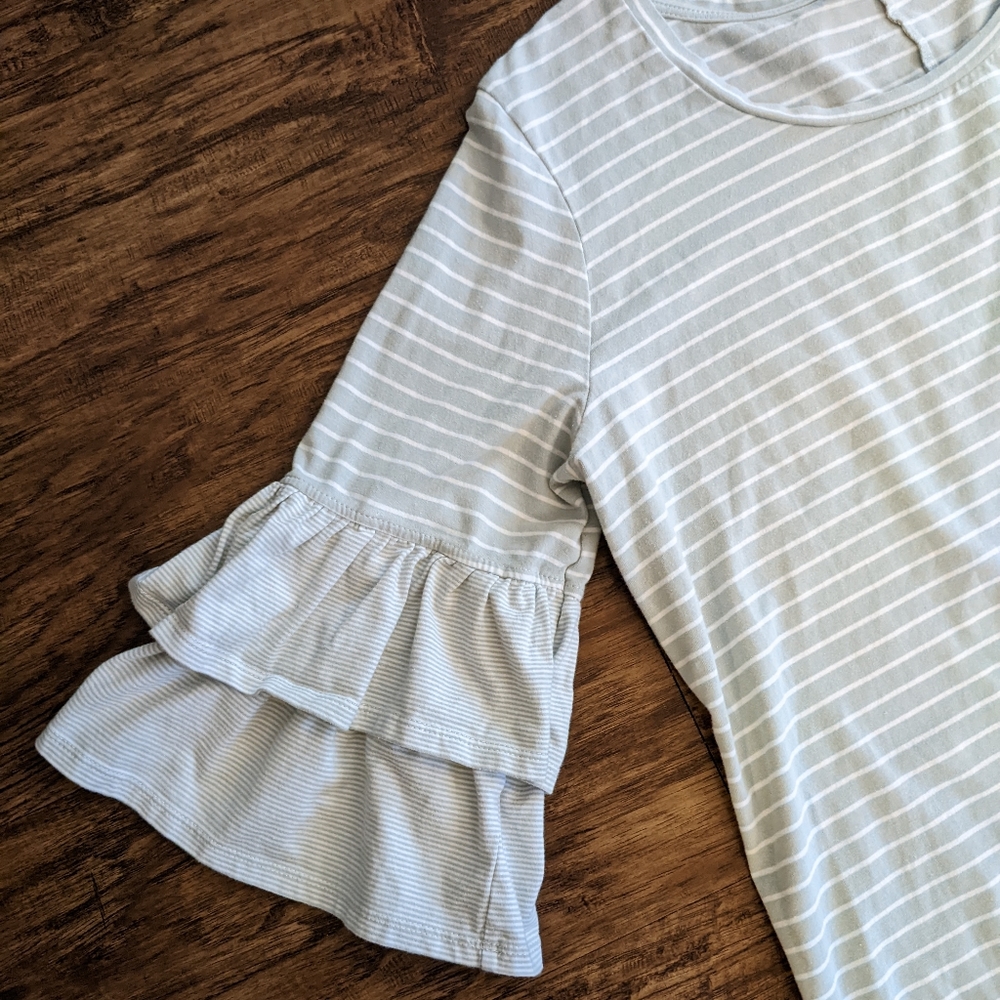 Umgee Top Elbow Length Bell Sleeves Size Large